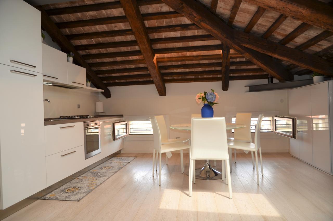 “Al Commercio” Luxury Loft 노알레 외부 사진
