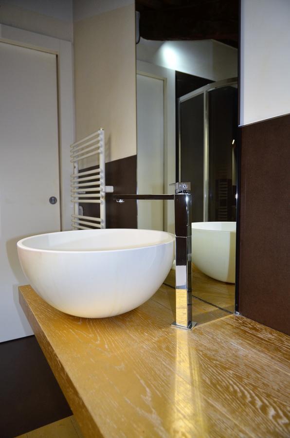 “Al Commercio” Luxury Loft 노알레 외부 사진