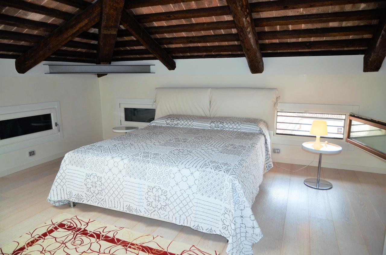 “Al Commercio” Luxury Loft 노알레 외부 사진