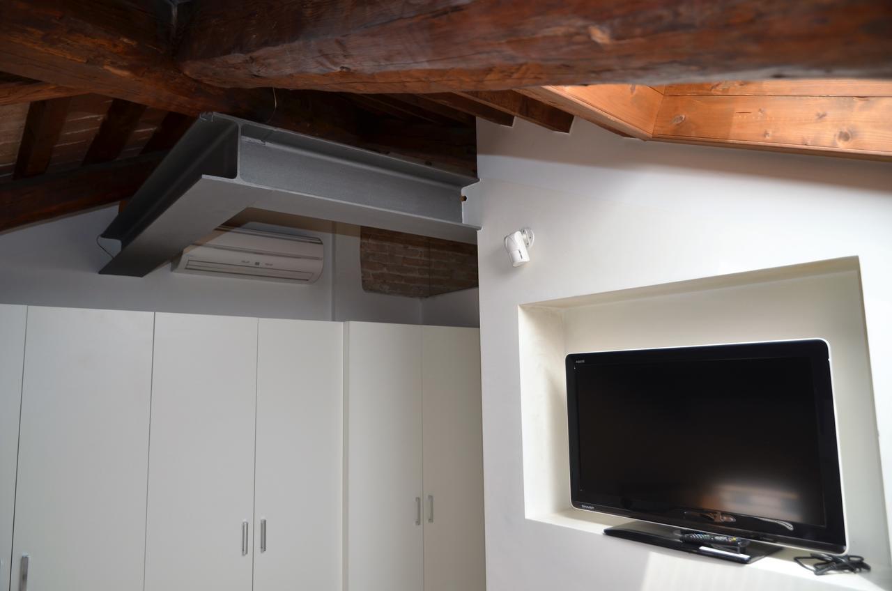 “Al Commercio” Luxury Loft 노알레 외부 사진
