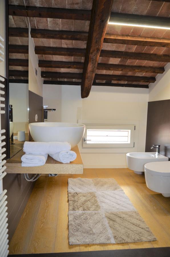 “Al Commercio” Luxury Loft 노알레 외부 사진