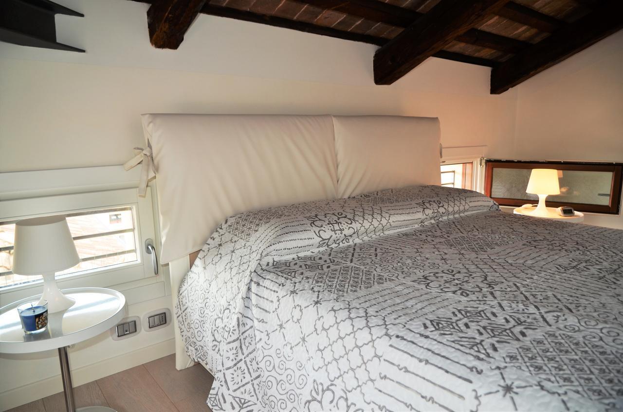 “Al Commercio” Luxury Loft 노알레 외부 사진